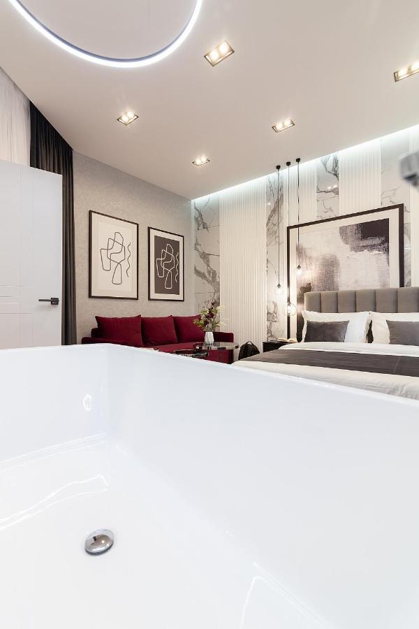 Lovely Apartment On Drahomanova Street Λβιβ Εξωτερικό φωτογραφία