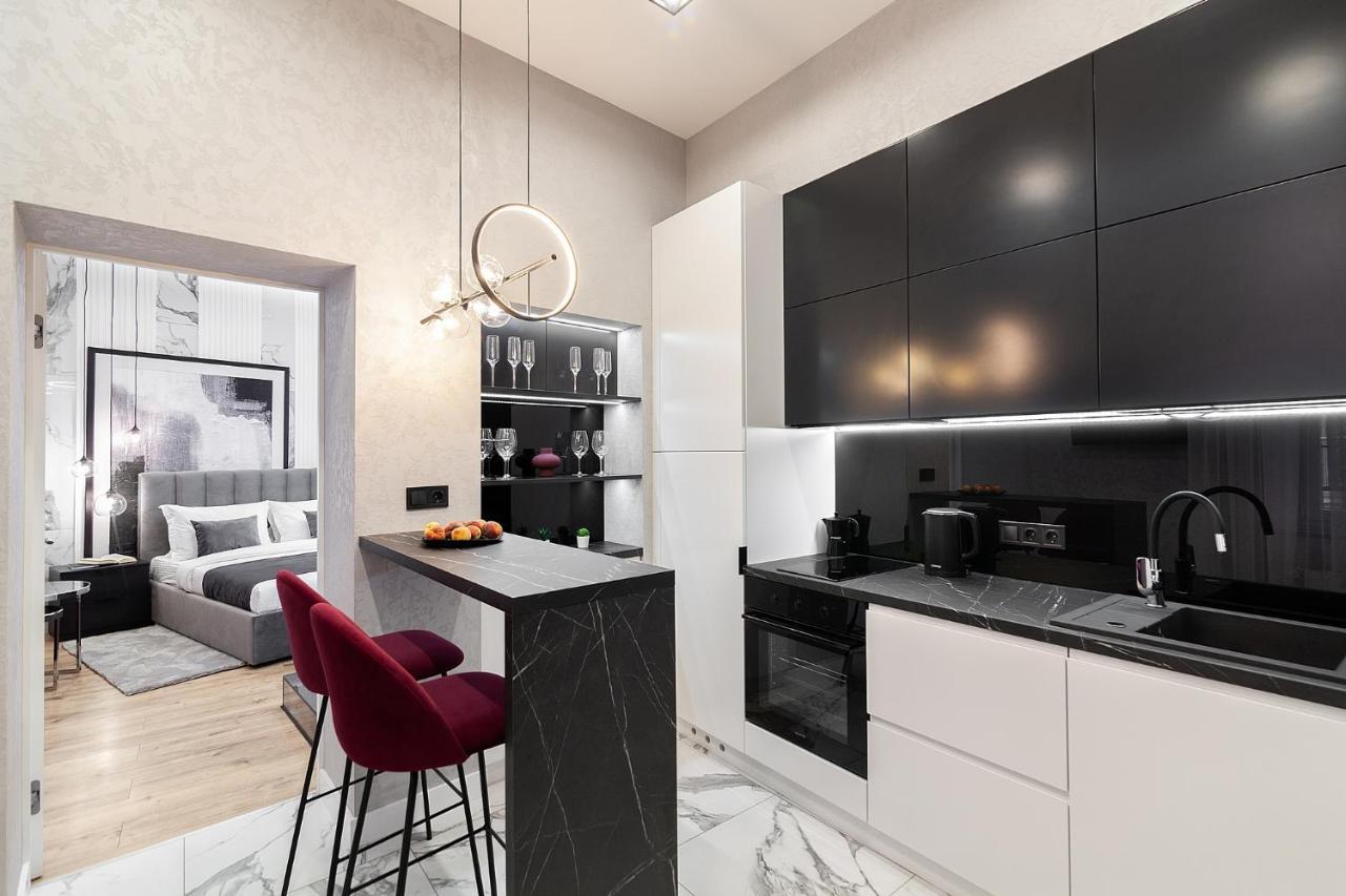 Lovely Apartment On Drahomanova Street Λβιβ Εξωτερικό φωτογραφία