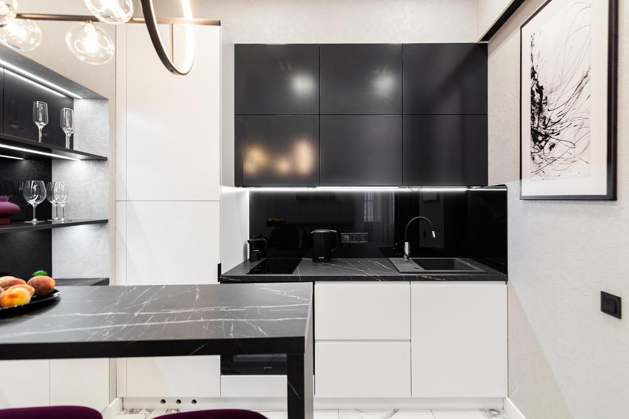 Lovely Apartment On Drahomanova Street Λβιβ Εξωτερικό φωτογραφία