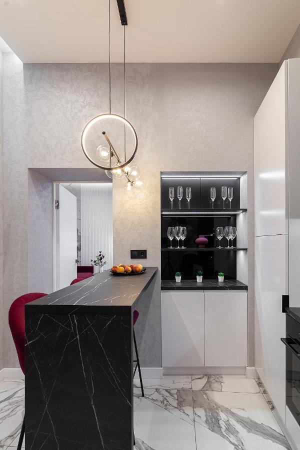 Lovely Apartment On Drahomanova Street Λβιβ Εξωτερικό φωτογραφία