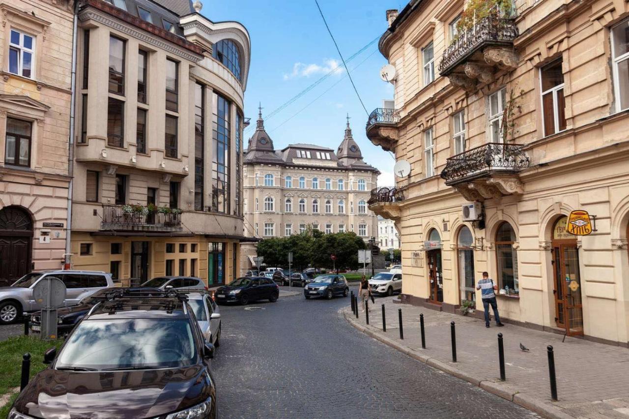Lovely Apartment On Drahomanova Street Λβιβ Εξωτερικό φωτογραφία